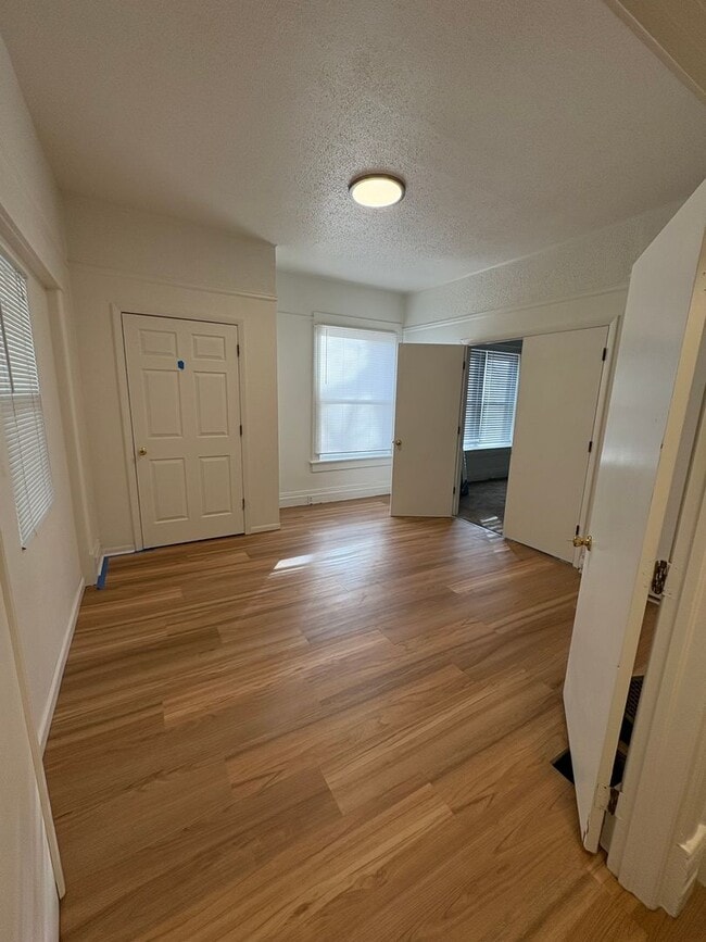 Foto del edificio - Beautiful 4 Bedroom, 2 Bath in Prime Location