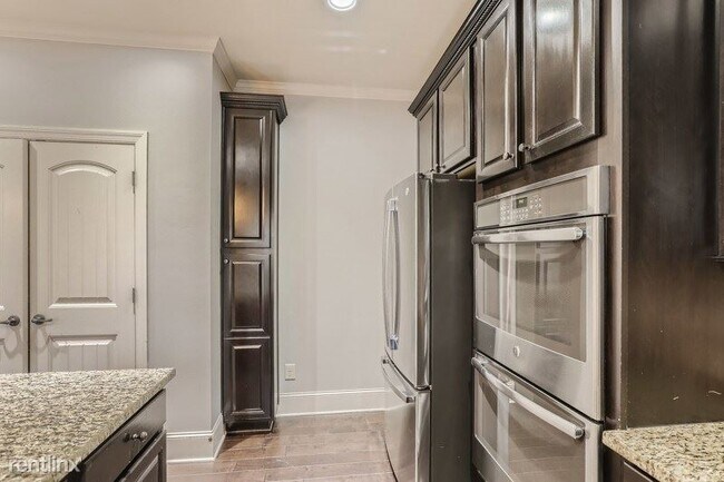 Building Photo - 5 br, 5 bath House - 8955 Shalford Ct