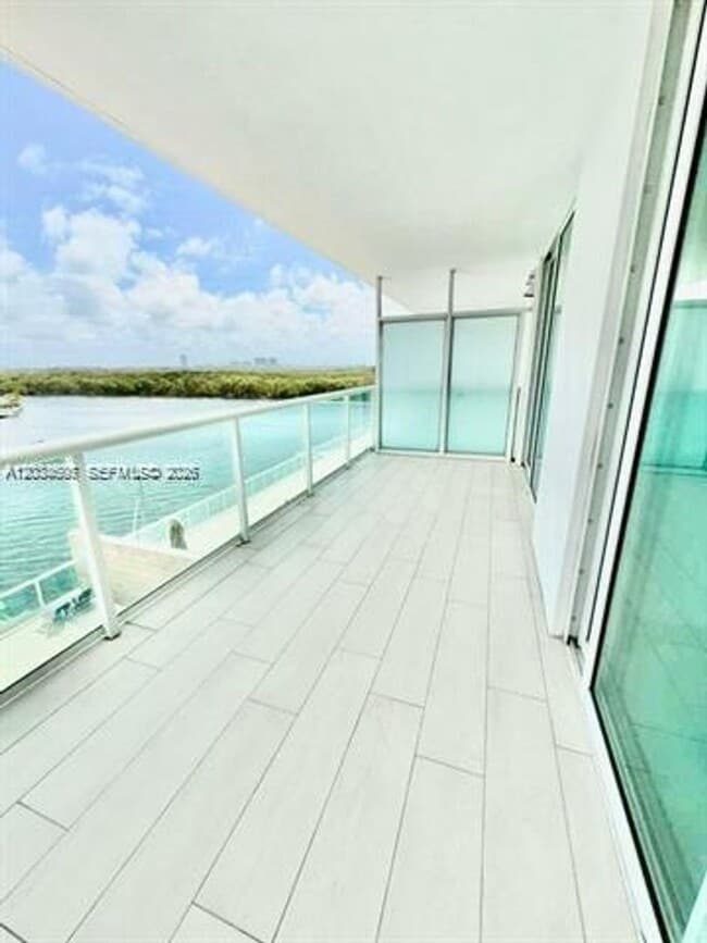 Building Photo - 400 Sunny Isles Blvd