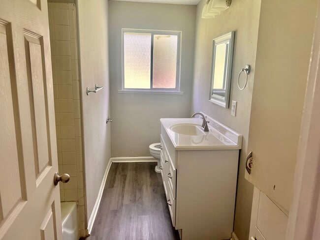 Building Photo - 311 Ivy St