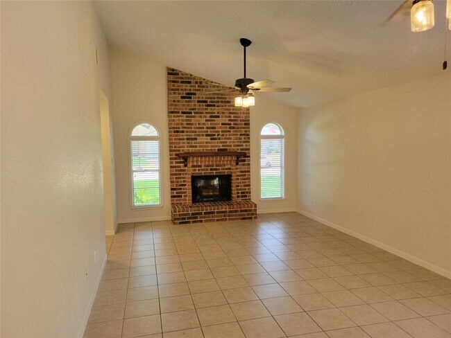 Building Photo - 22511 Market Square Ln