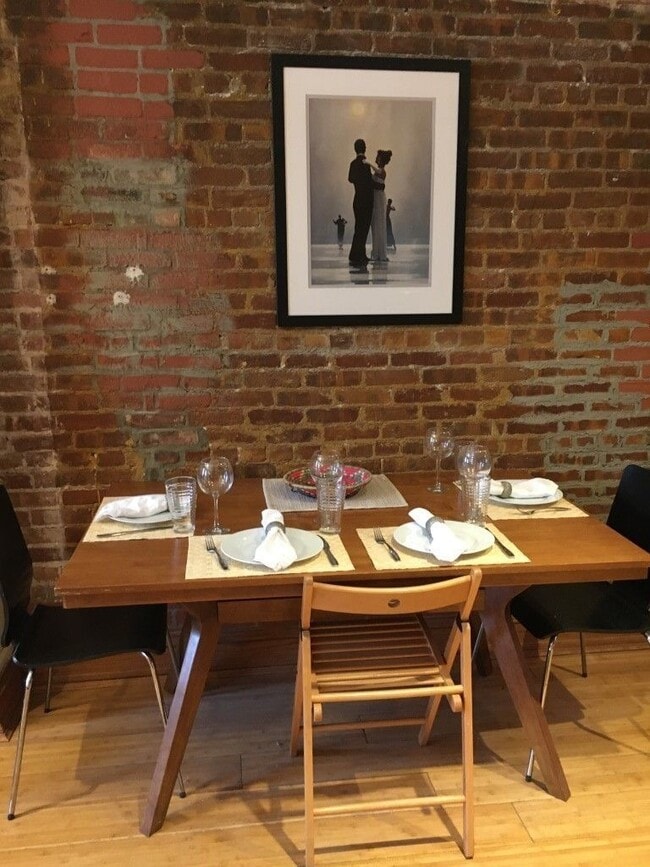 Building Photo - 174 W 89th St