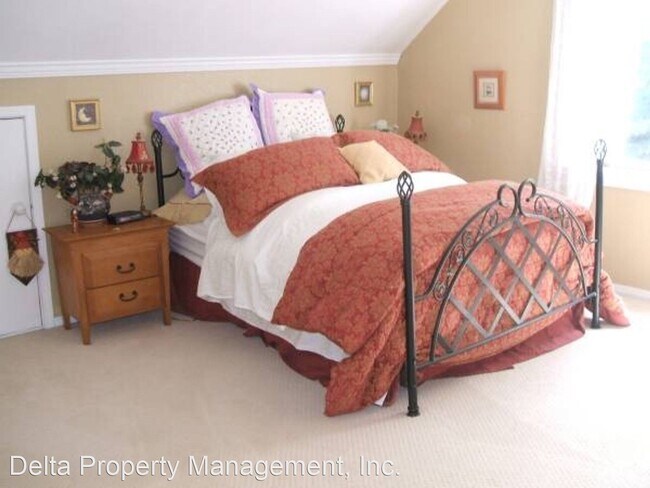 Foto del edificio - 2 br, 1 bath House - 7207 67th Ave NE
