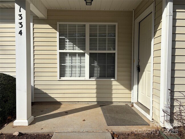 Foto del edificio - 1334 Stoney Creek Ln