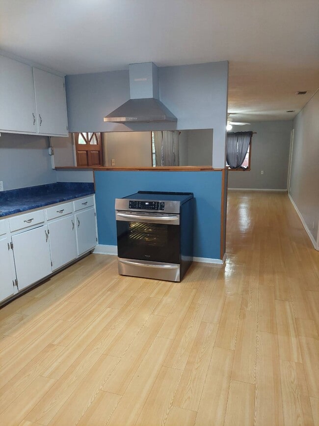 Building Photo - 5041 Tillie Ln