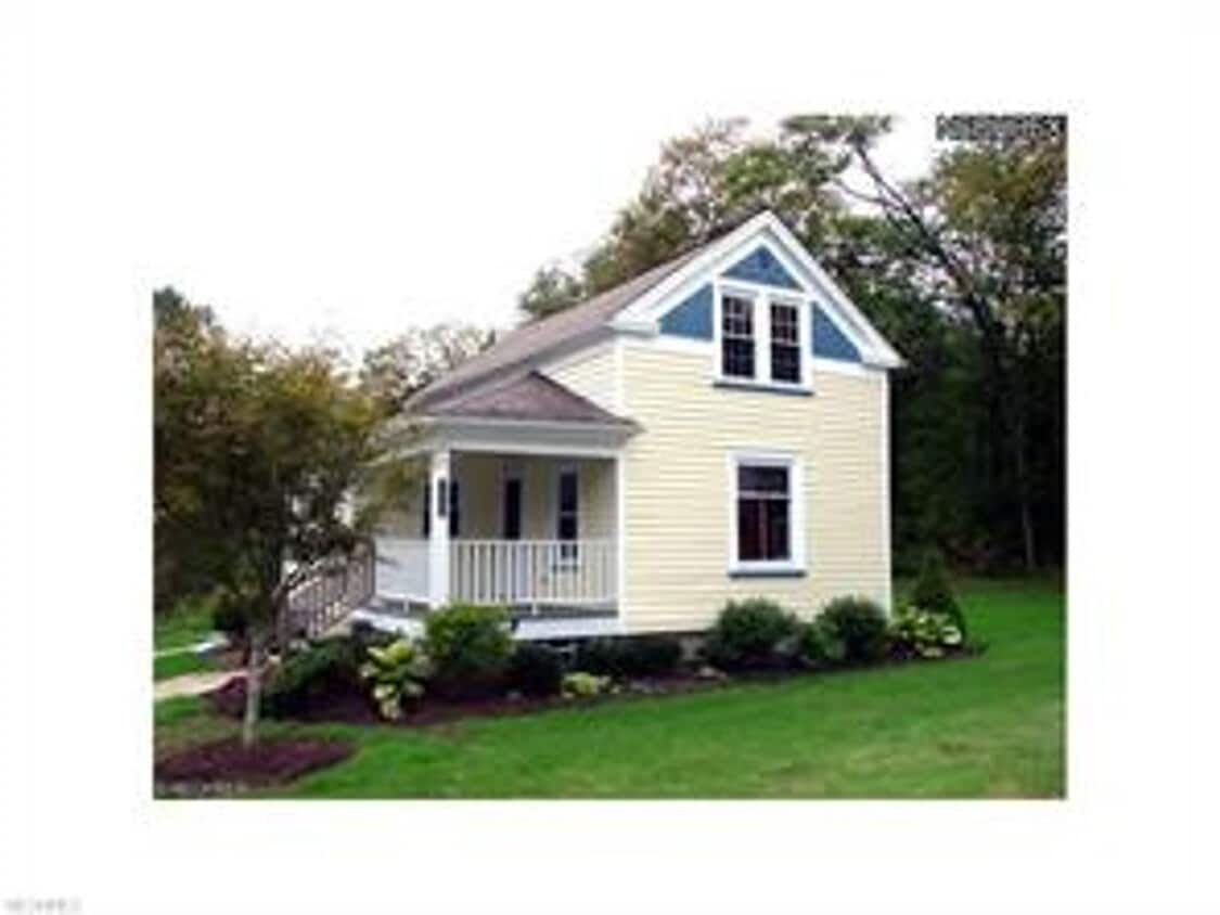 Primary Photo - Updated Country Home