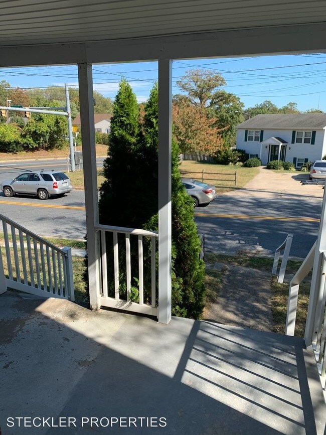 Building Photo - 2 br, 1.5 bath House - 8344 Oakleigh Road