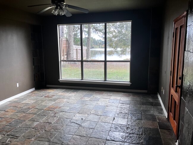 Building Photo - 164 Golden Meadow Dr