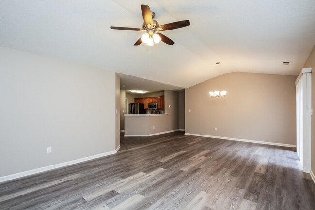 Building Photo - 135 English Hills Dr