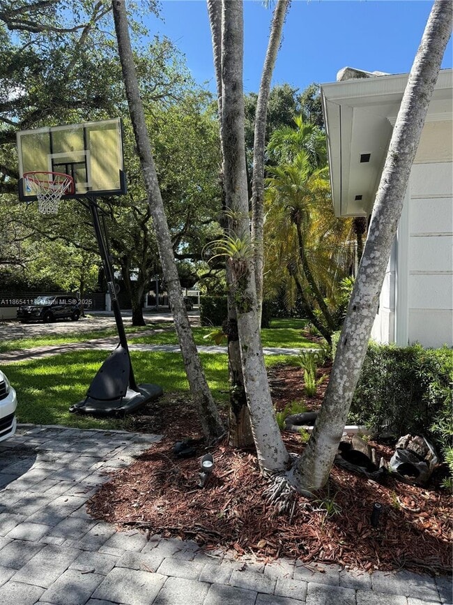 Building Photo - 3618 Palmarito St