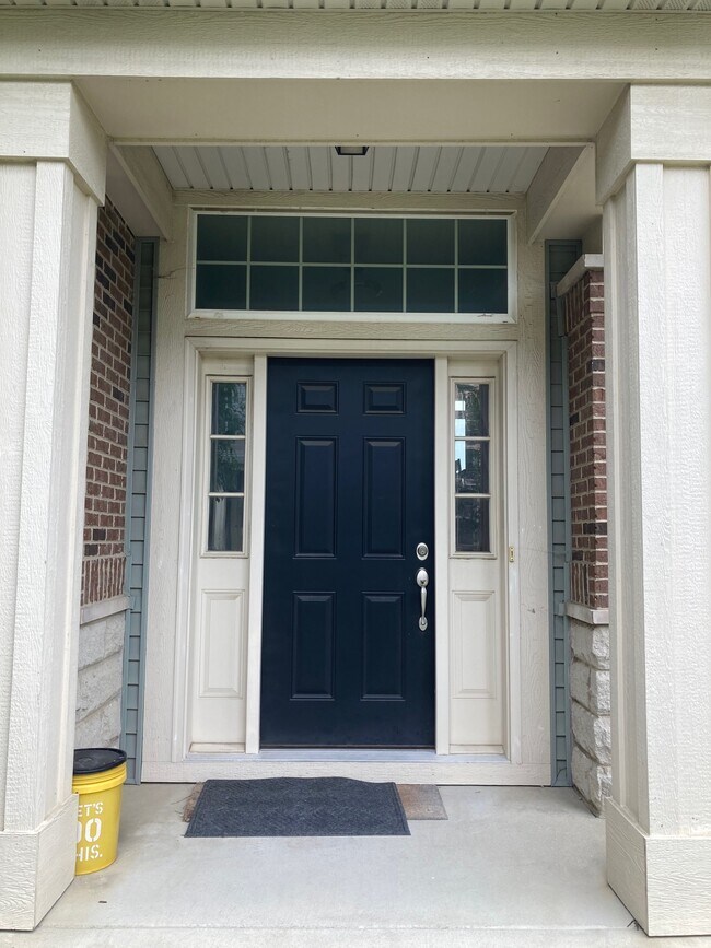 Building Photo - 2805 Henley Ln
