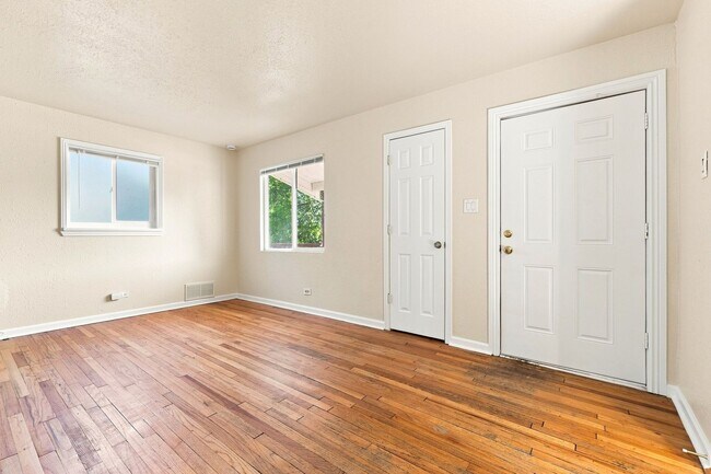 Foto del edificio - 751 N Raleigh St