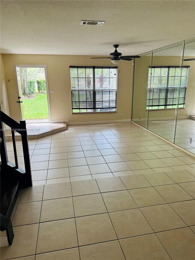 Foto del edificio - 2936 Belmont Ln