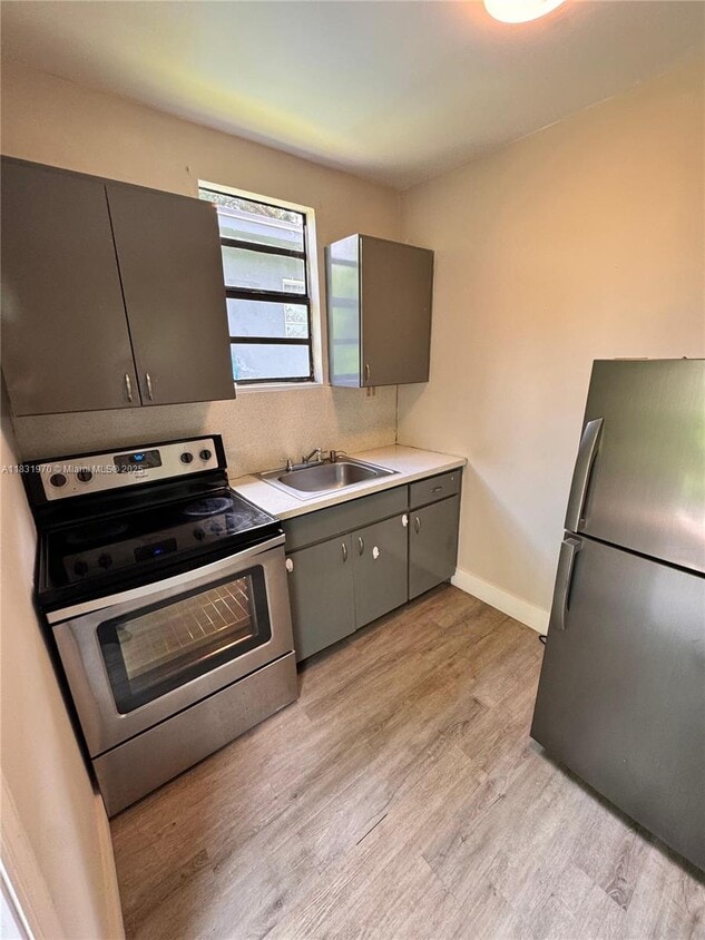 Foto principal - 784 NW 100th St