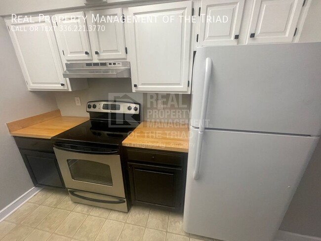 Foto del edificio - *Move In Special* 2 Bedroom, 1 Bath Condo ...