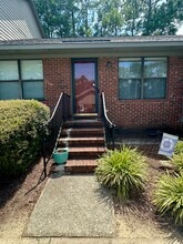 Building Photo - 151 Villa Dr