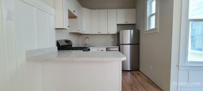 Foto del edificio - 1743 Golden Gate Ave