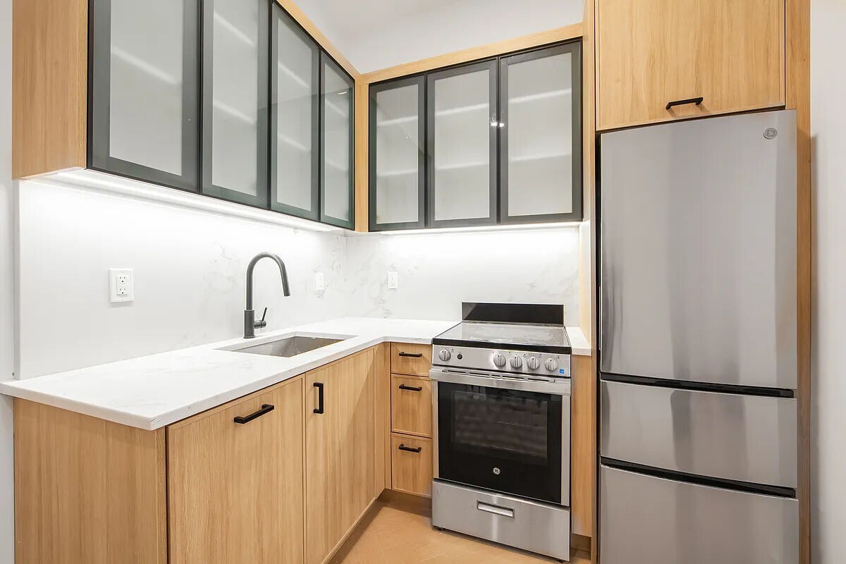 Foto del edificio - 321 E 17th St