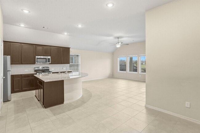 Building Photo - 1322 Wild Mustang Trl