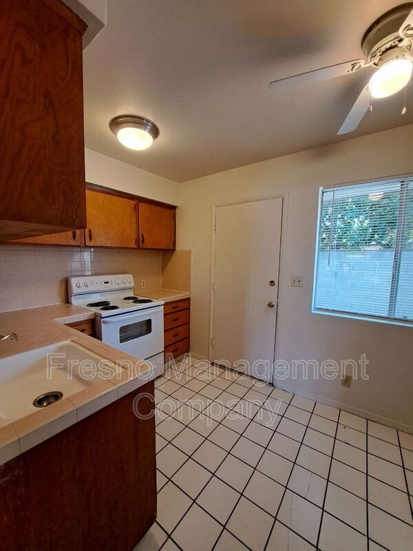 Building Photo - 4312 E. Sierra Madre Ave