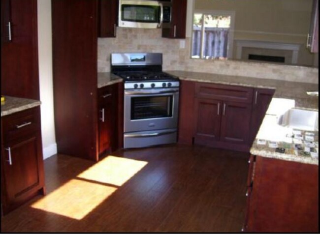 Foto del edificio - 110 Fiesta Ct