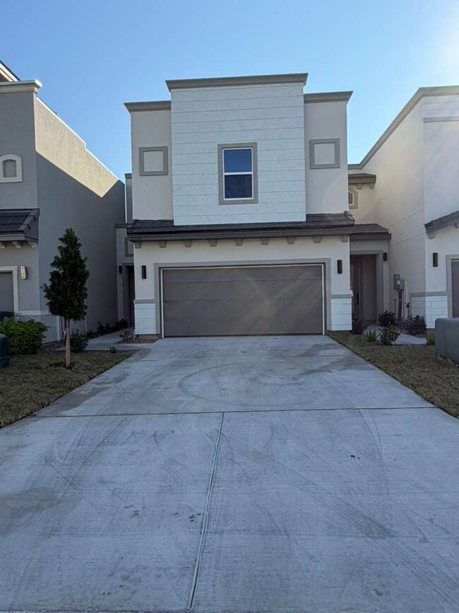 Building Photo - 2224 Corales St