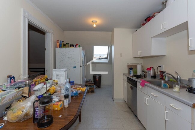 Building Photo - 9/1 Great deal on a 4BR in Allston near Ha...