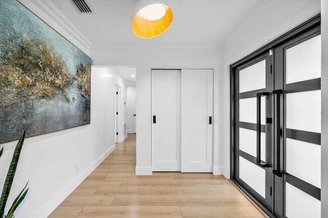 Foto del edificio - 2866 SW 8th St