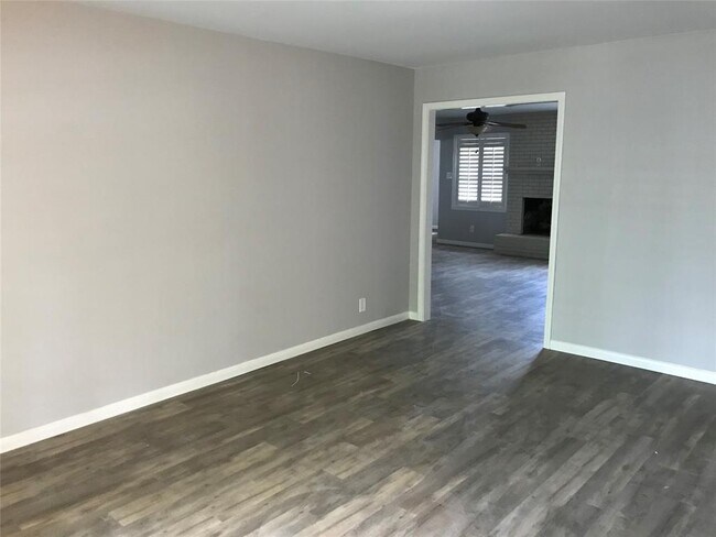 Building Photo - 4506 Mimosa Dr