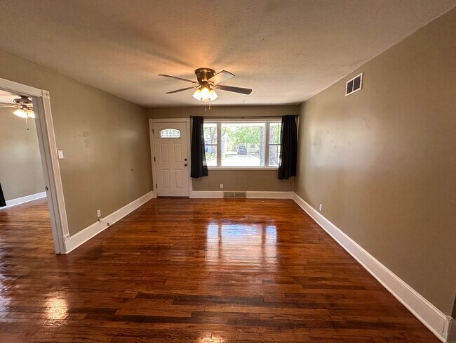 Foto del edificio - 345 Turkle Ave