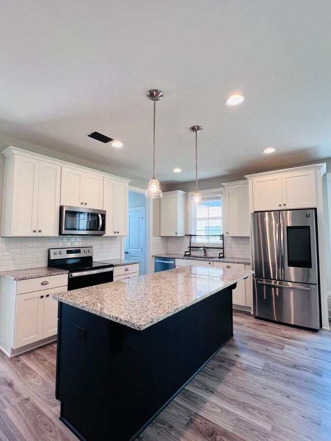 Foto del edificio - Practically brand-new Fox Run Village home!