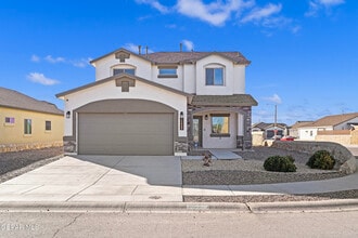 Building Photo - 13900 Villa Vista Ave