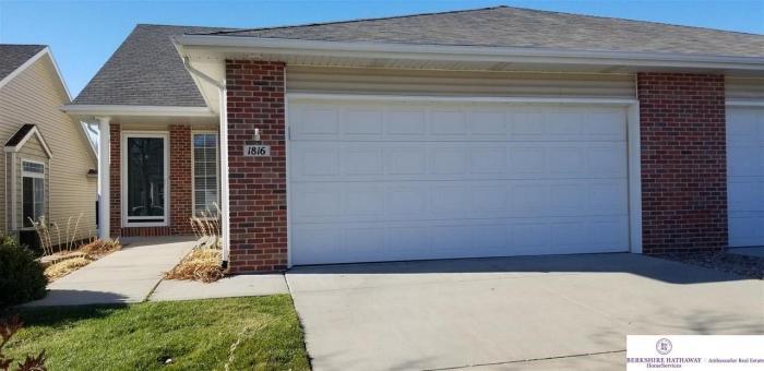 Primary Photo - 2 bedroom in Omaha NE 68118