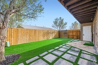 Building Photo - 367 Fairway S