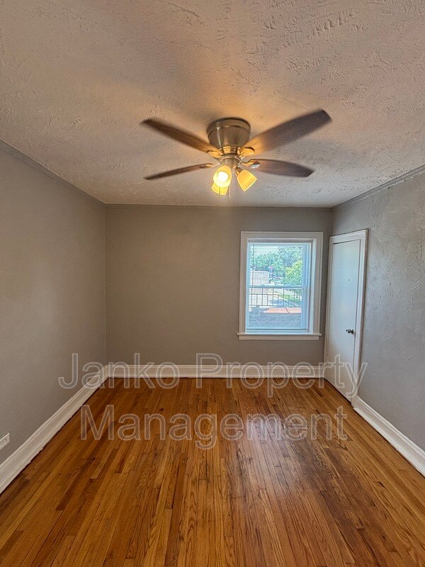 Foto del edificio - 9453 S Loomis St