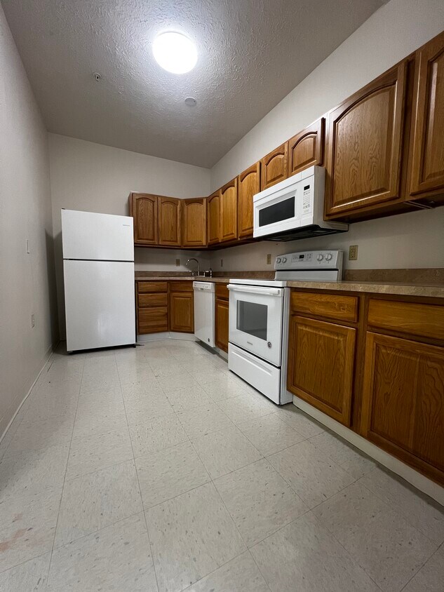 2 Bedroom Kitchen - 300 Union St