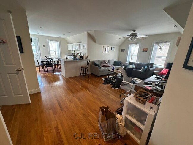 Foto del edificio - 163 Willow Ave
