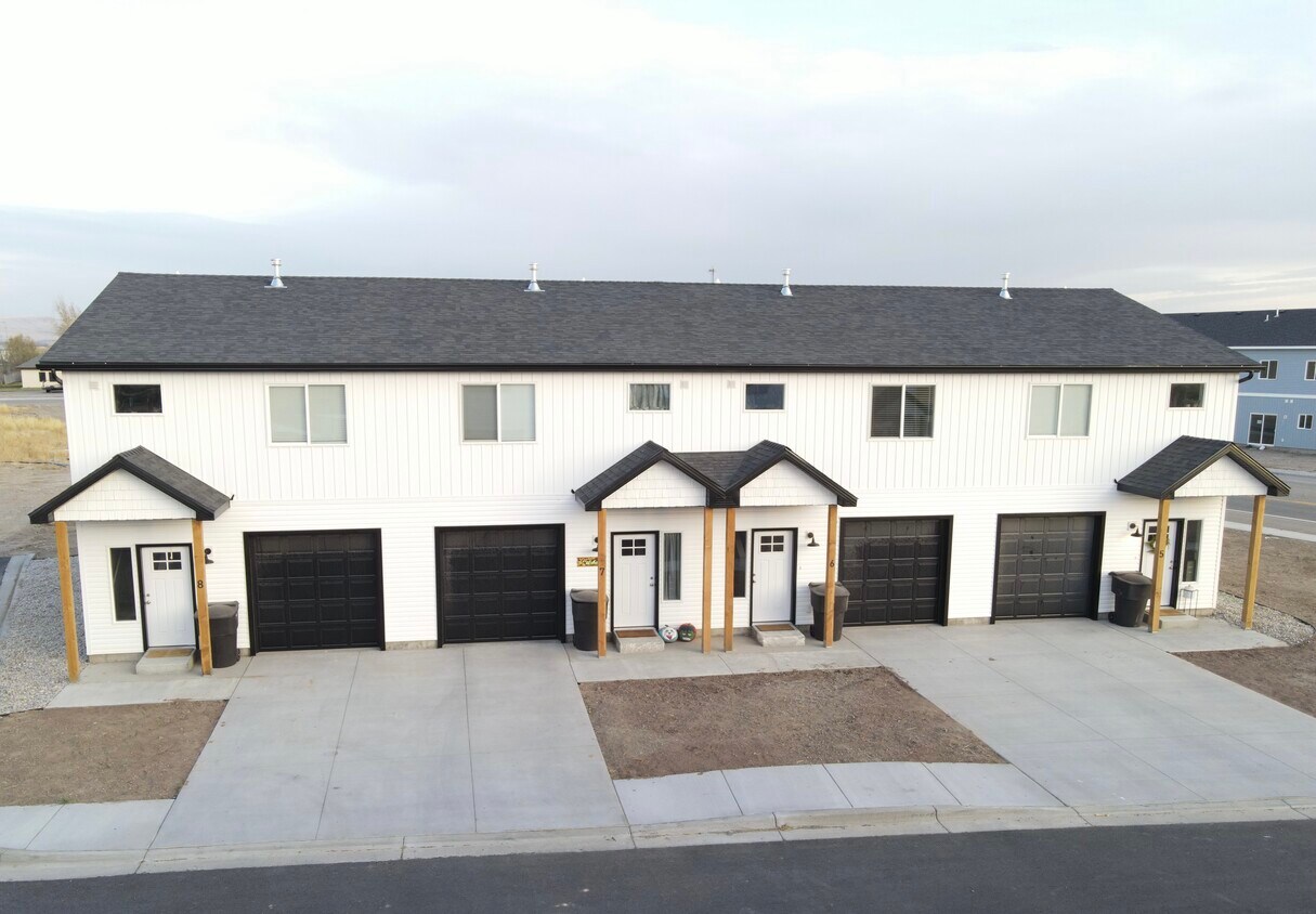 175 Anderson Road, Shelley, ID 83274 Townhouse for Rent in Shelley