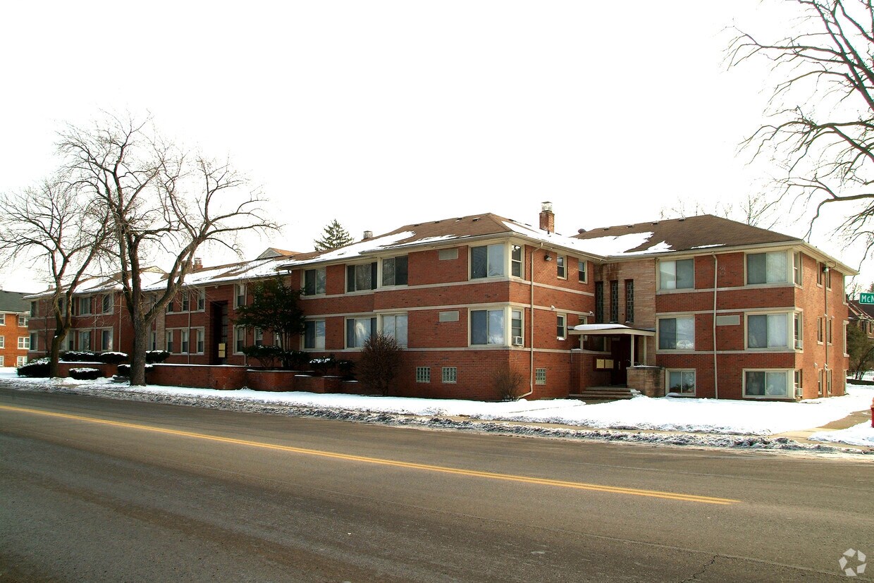 U of D Manor Apartments Detroit, MI