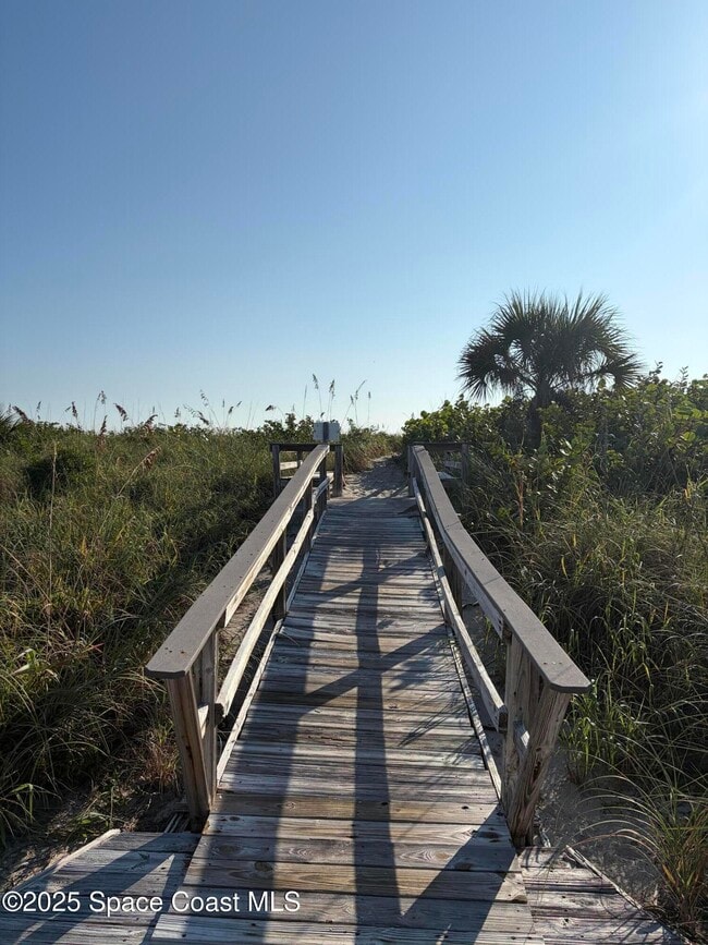 Foto del edificio - 5000 Ocean Beach Blvd