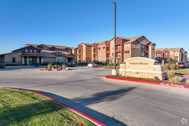 Foto del edificio - MARKET PLACE AT LIBERTY CROSSING