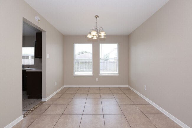 Foto del edificio - 15422 Ferness Ln