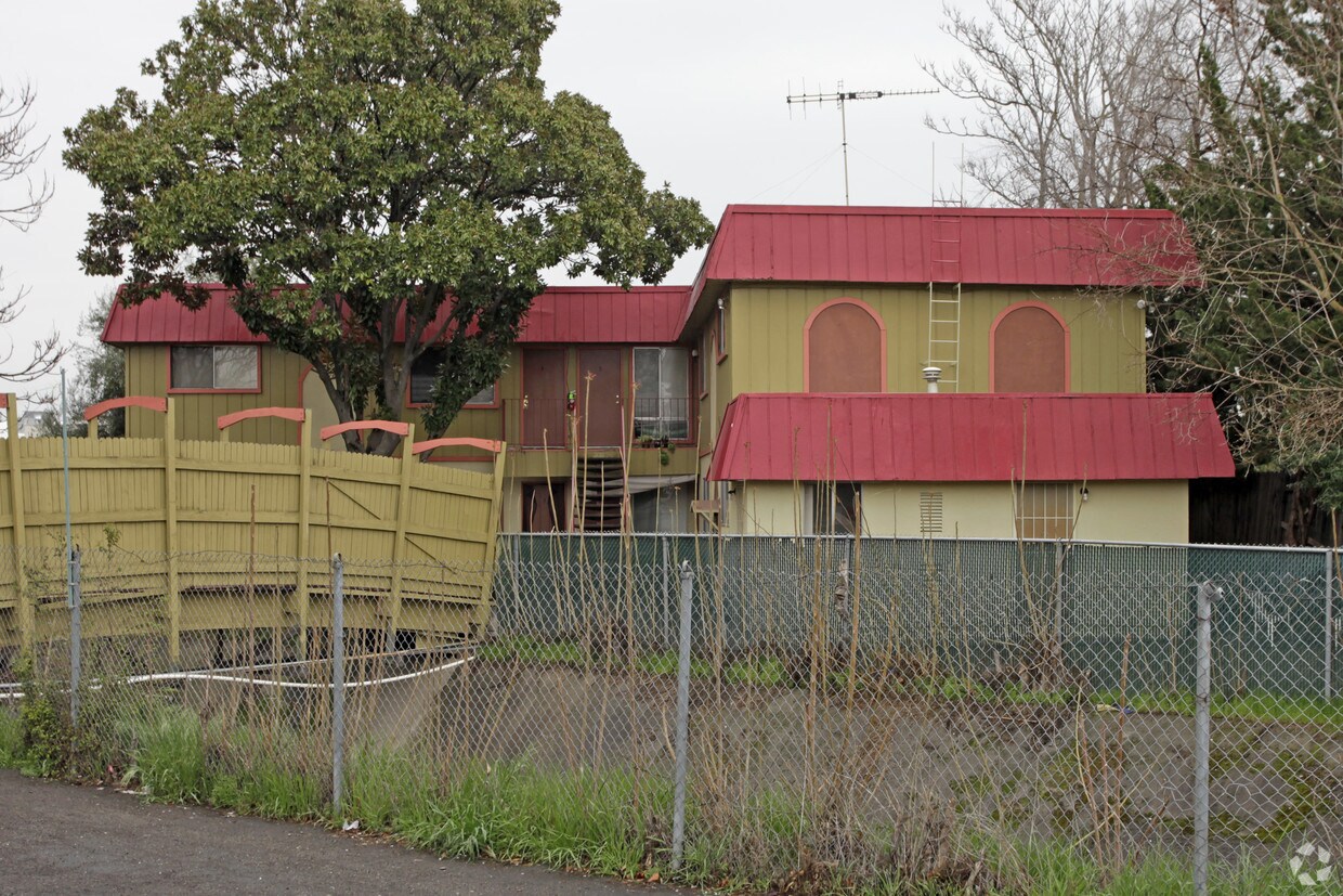 Foto del edificio - 1540 Hesket Way