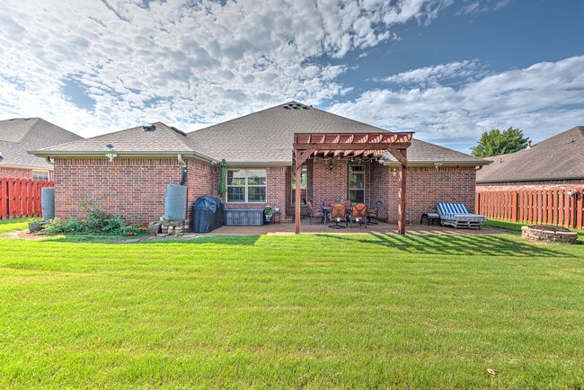 Foto del edificio - 3400 SW Briar Creek Ave