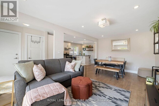 Photo du bâtiment - 1528 Pharmacy Ave