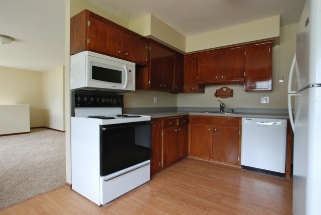 Building Photo - 5075 Sunnyside Rd