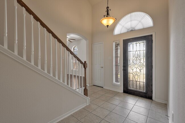 Building Photo - 2107 Auburn Vale St