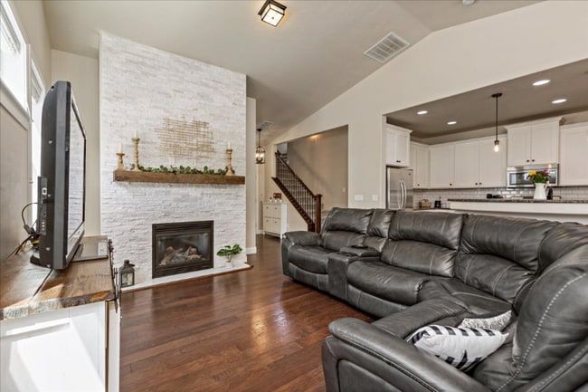 Building Photo - 514 N Vandries Way