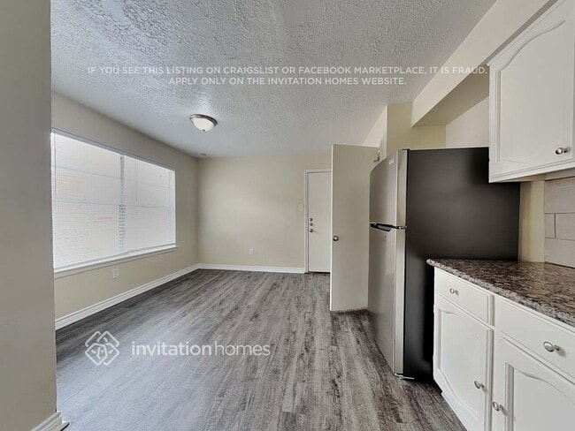 Foto del edificio - 14234 Montaigne Dr