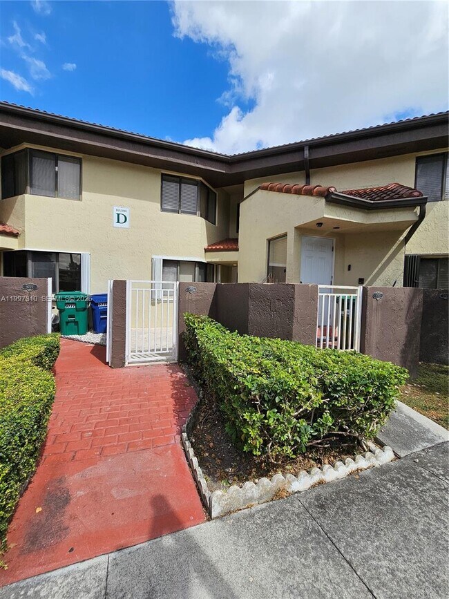 Foto del edificio - 9781 SW 138th Ave